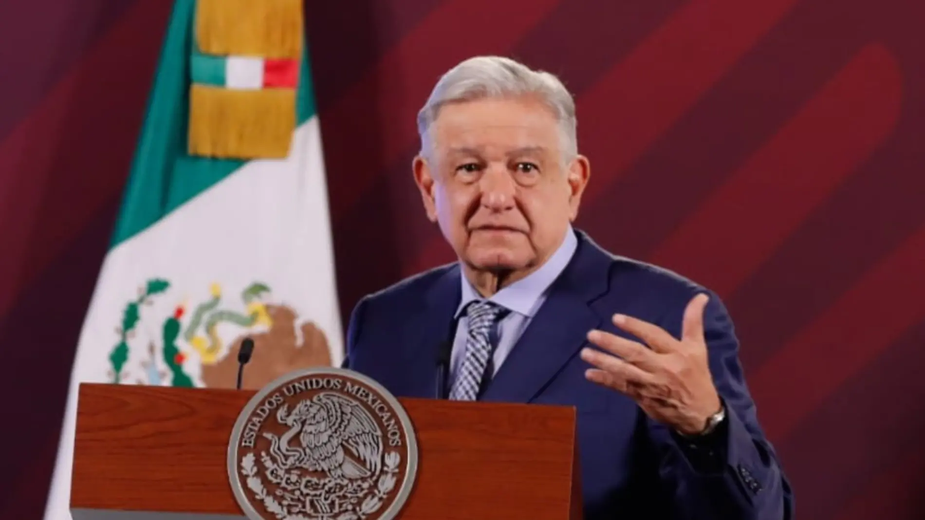 AMLO  